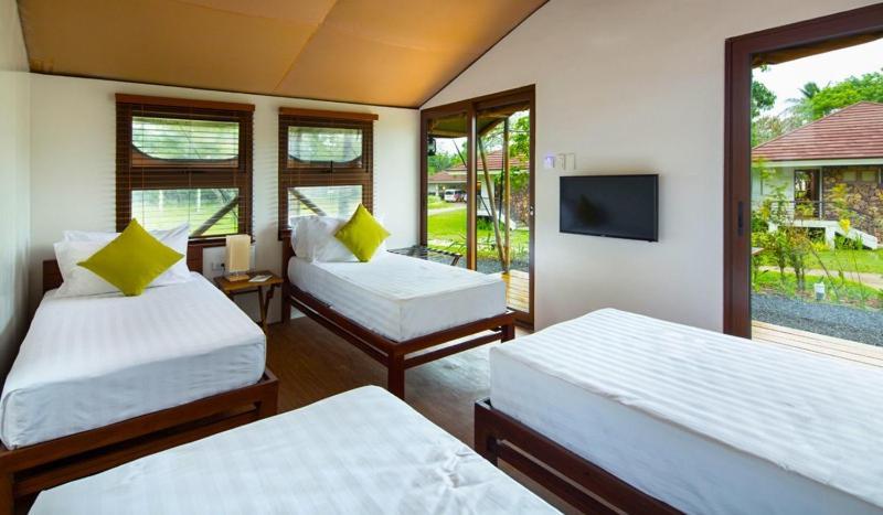 Solina Beach & Nature Resort Carles Экстерьер фото