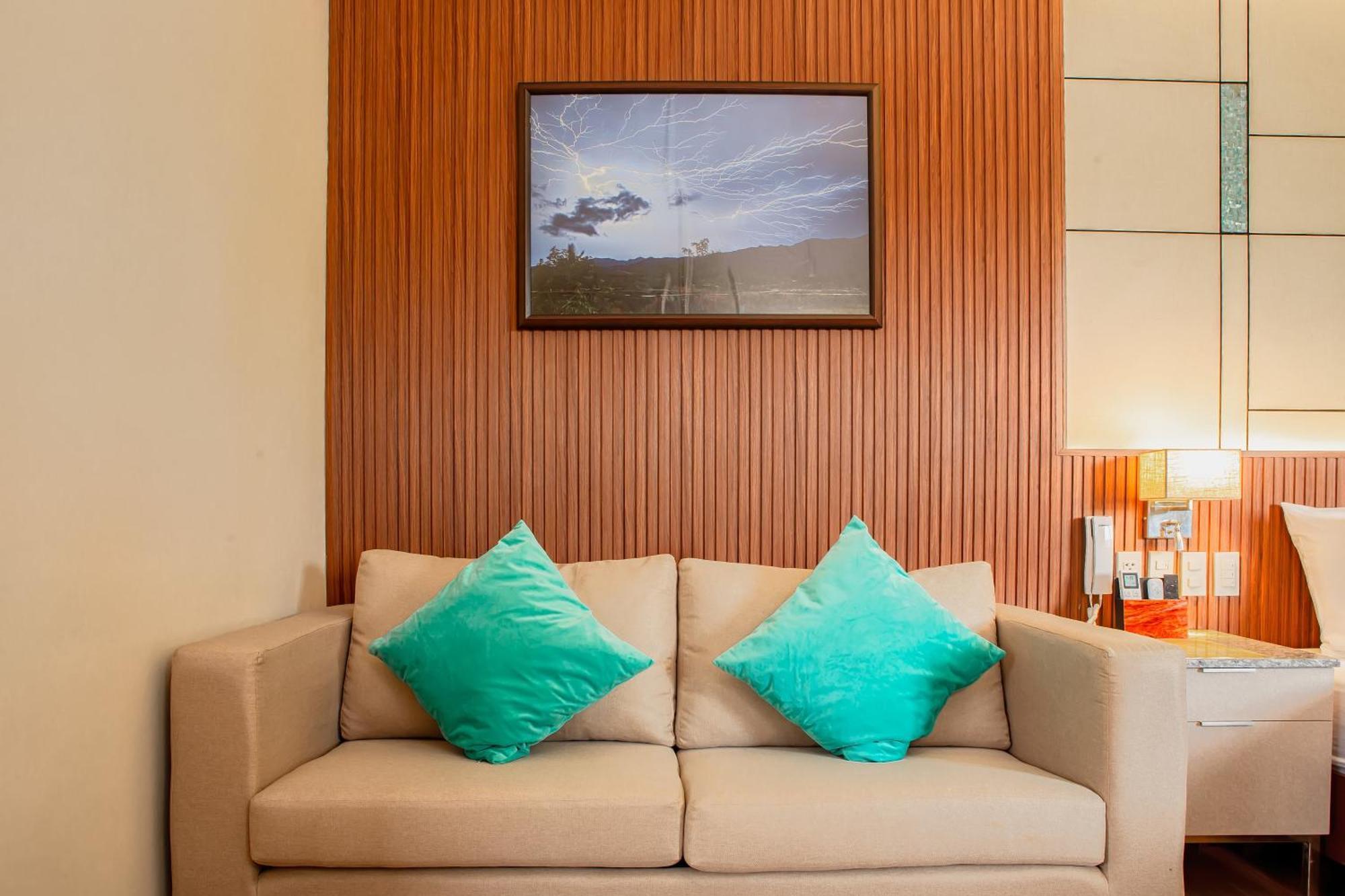 Solina Beach & Nature Resort Carles Экстерьер фото