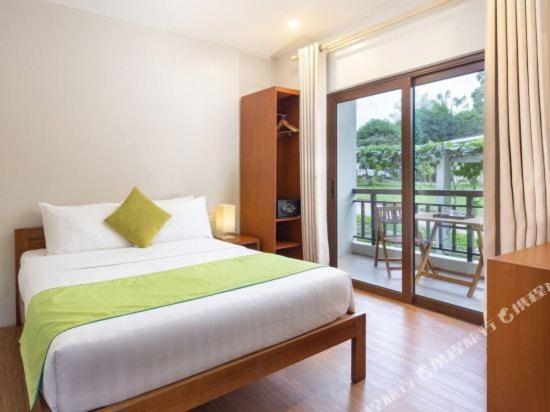 Solina Beach & Nature Resort Carles Экстерьер фото