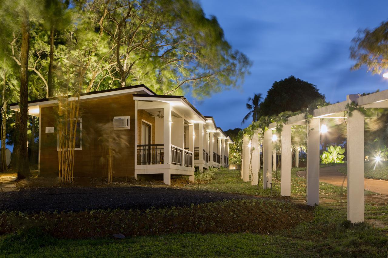 Solina Beach & Nature Resort Carles Экстерьер фото
