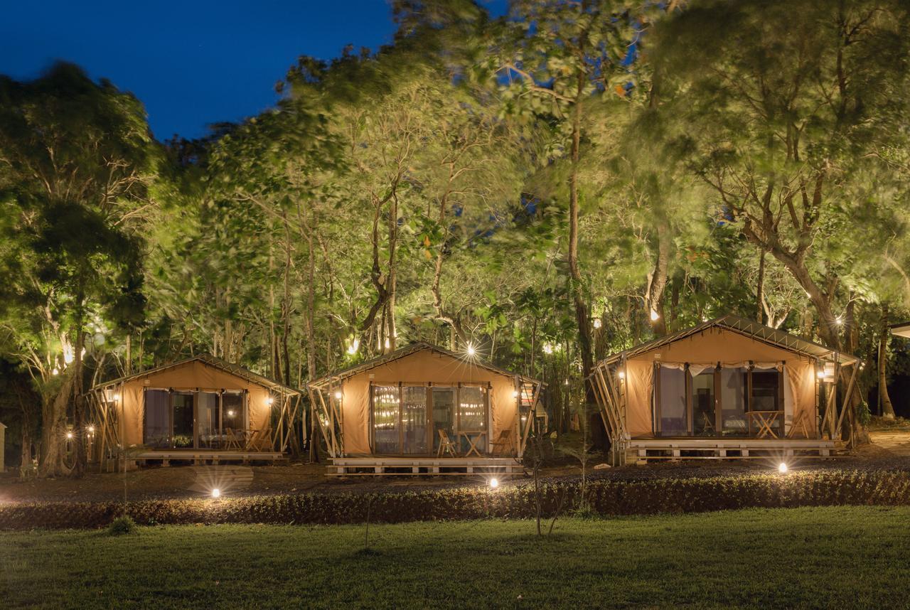 Solina Beach & Nature Resort Carles Экстерьер фото