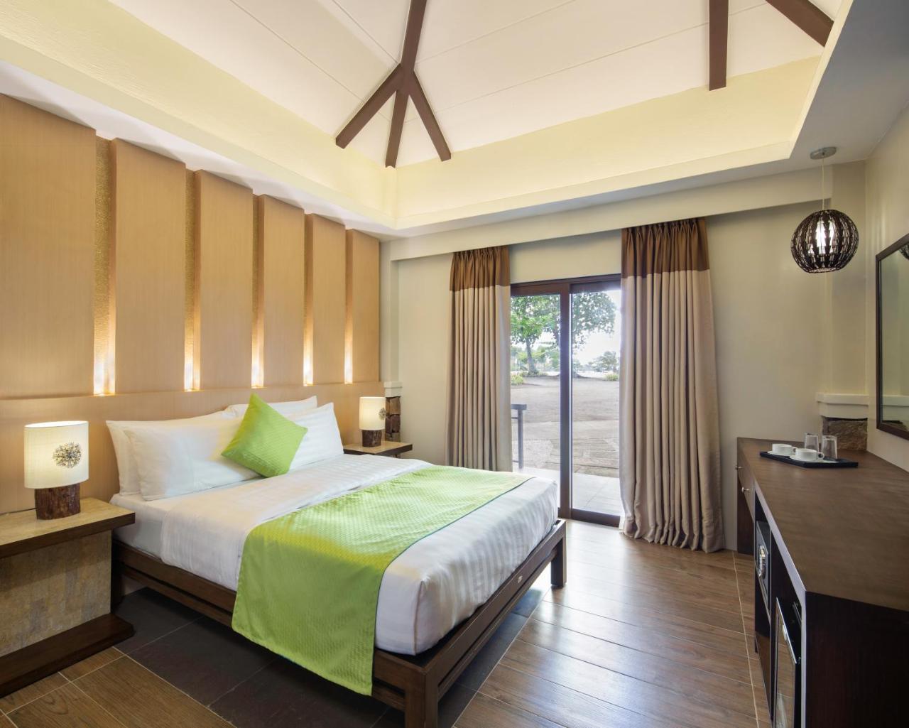 Solina Beach & Nature Resort Carles Экстерьер фото