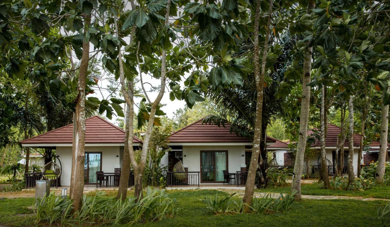 Solina Beach & Nature Resort Carles Экстерьер фото