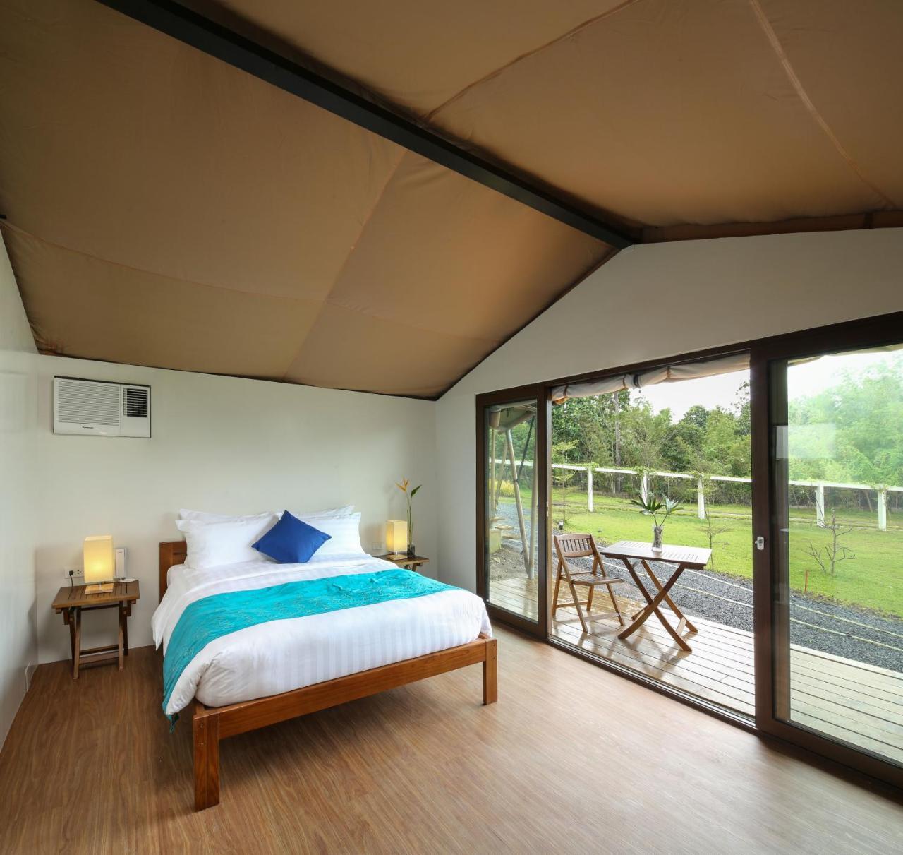 Solina Beach & Nature Resort Carles Экстерьер фото